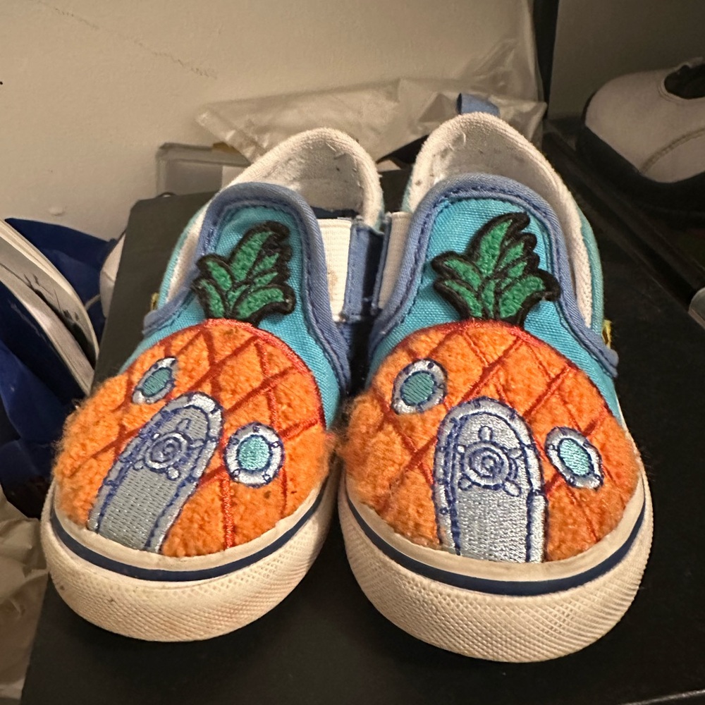7.5 boys vans